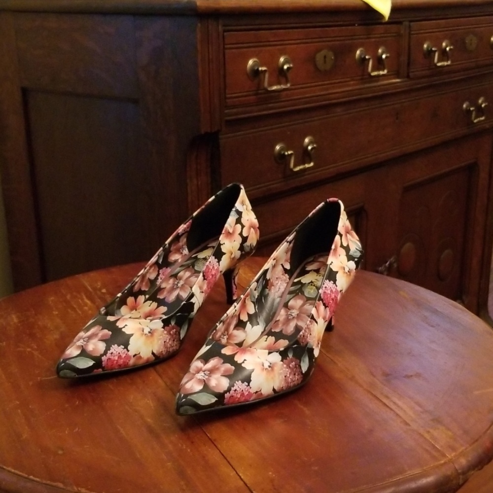 Nine West size 6m pumps